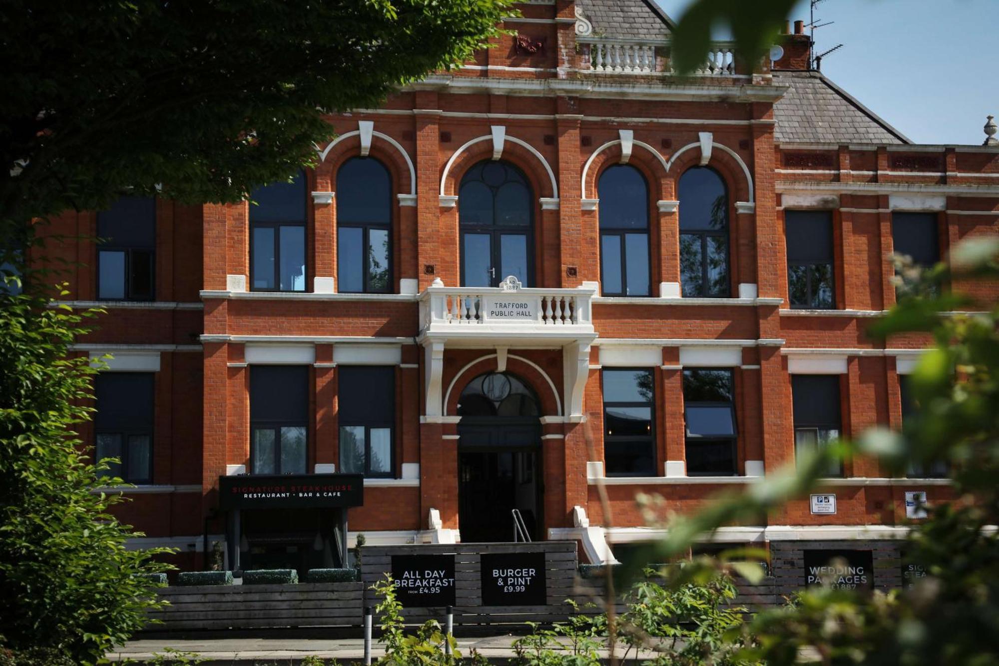 Trafford Hall Hotel Manchester, Trademark Collection By Wyndham Salford  Exterior photo